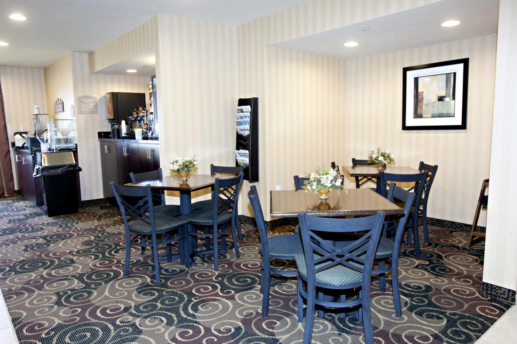 Cobblestone Inn & Suites - Langdon Exterior foto
